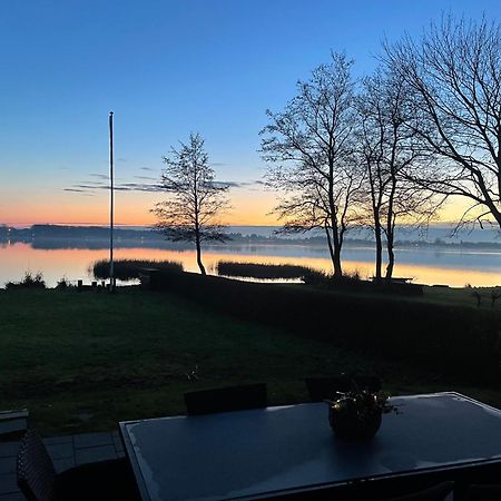 Huset Ved Soen Taet Pa Herning Og Mch Og Boxen 90 M2 Sunds Esterno foto