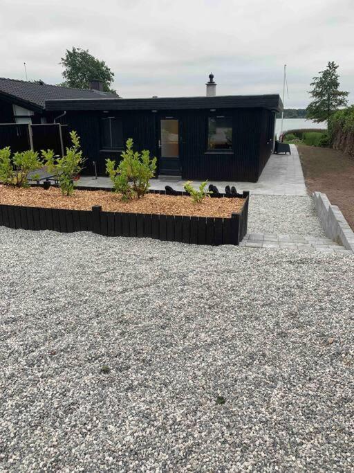 Huset Ved Soen Taet Pa Herning Og Mch Og Boxen 90 M2 Sunds Esterno foto