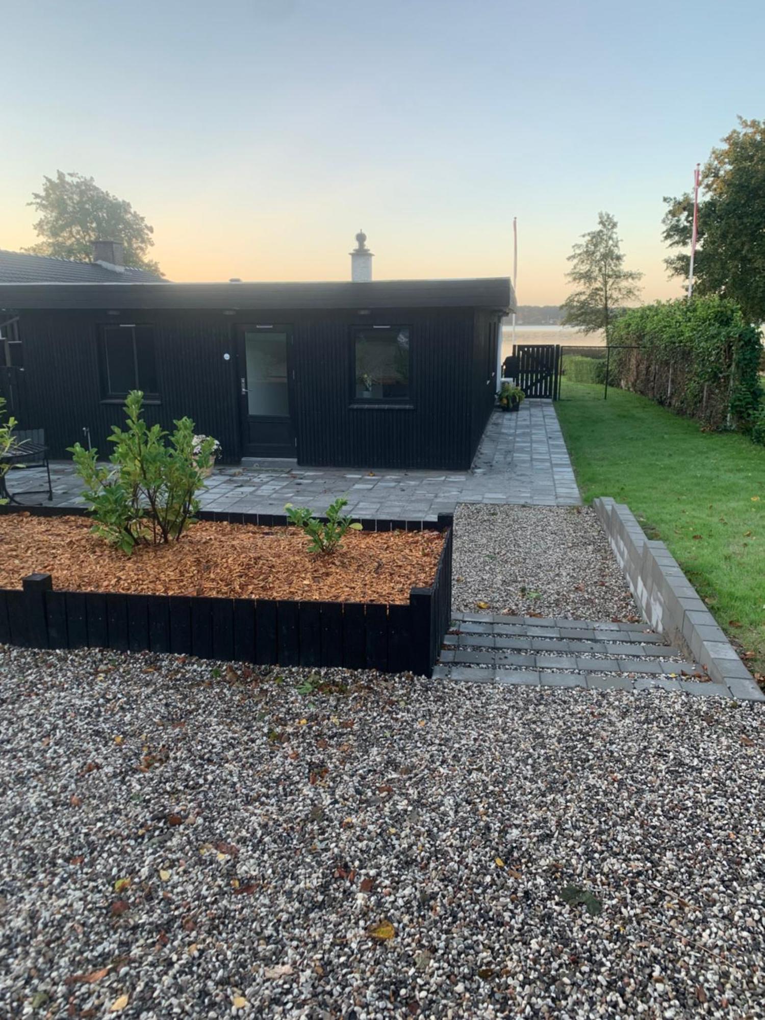 Huset Ved Soen Taet Pa Herning Og Mch Og Boxen 90 M2 Sunds Esterno foto