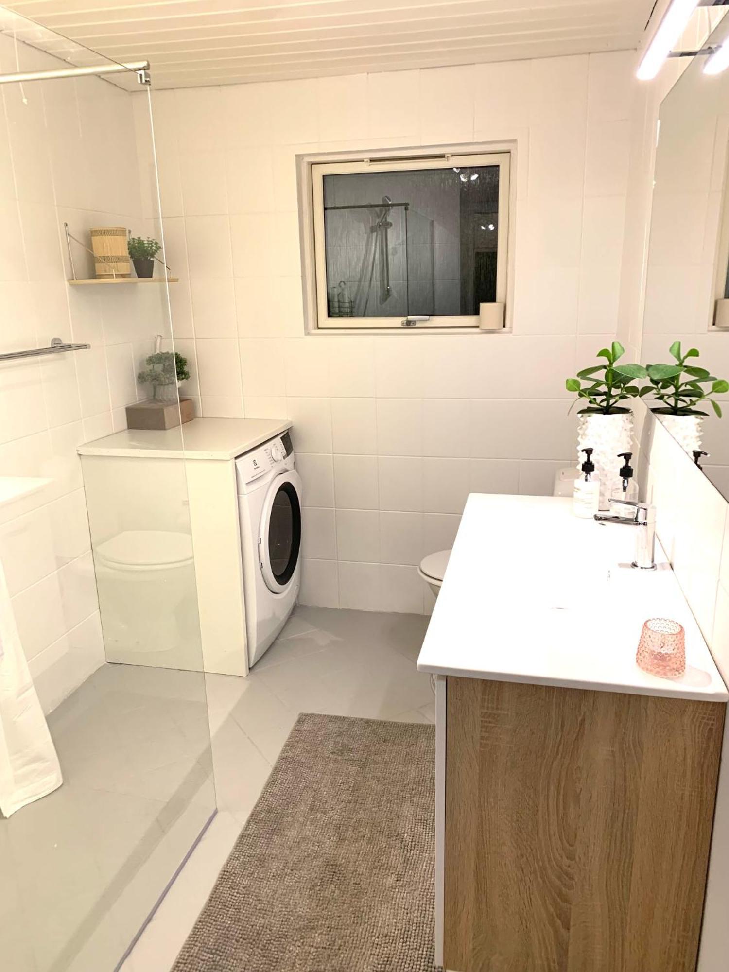 Huset Ved Soen Taet Pa Herning Og Mch Og Boxen 90 M2 Sunds Esterno foto