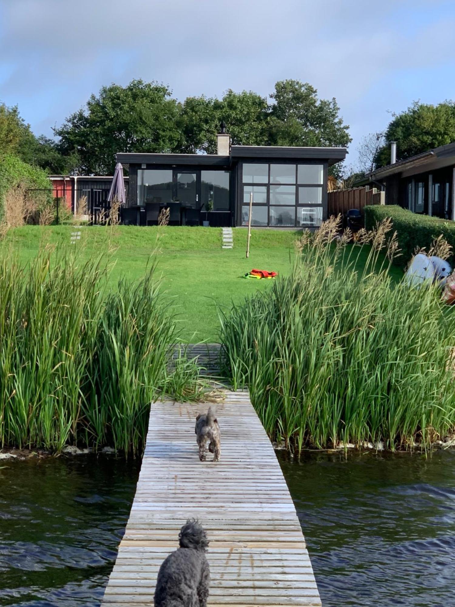 Huset Ved Soen Taet Pa Herning Og Mch Og Boxen 90 M2 Sunds Esterno foto
