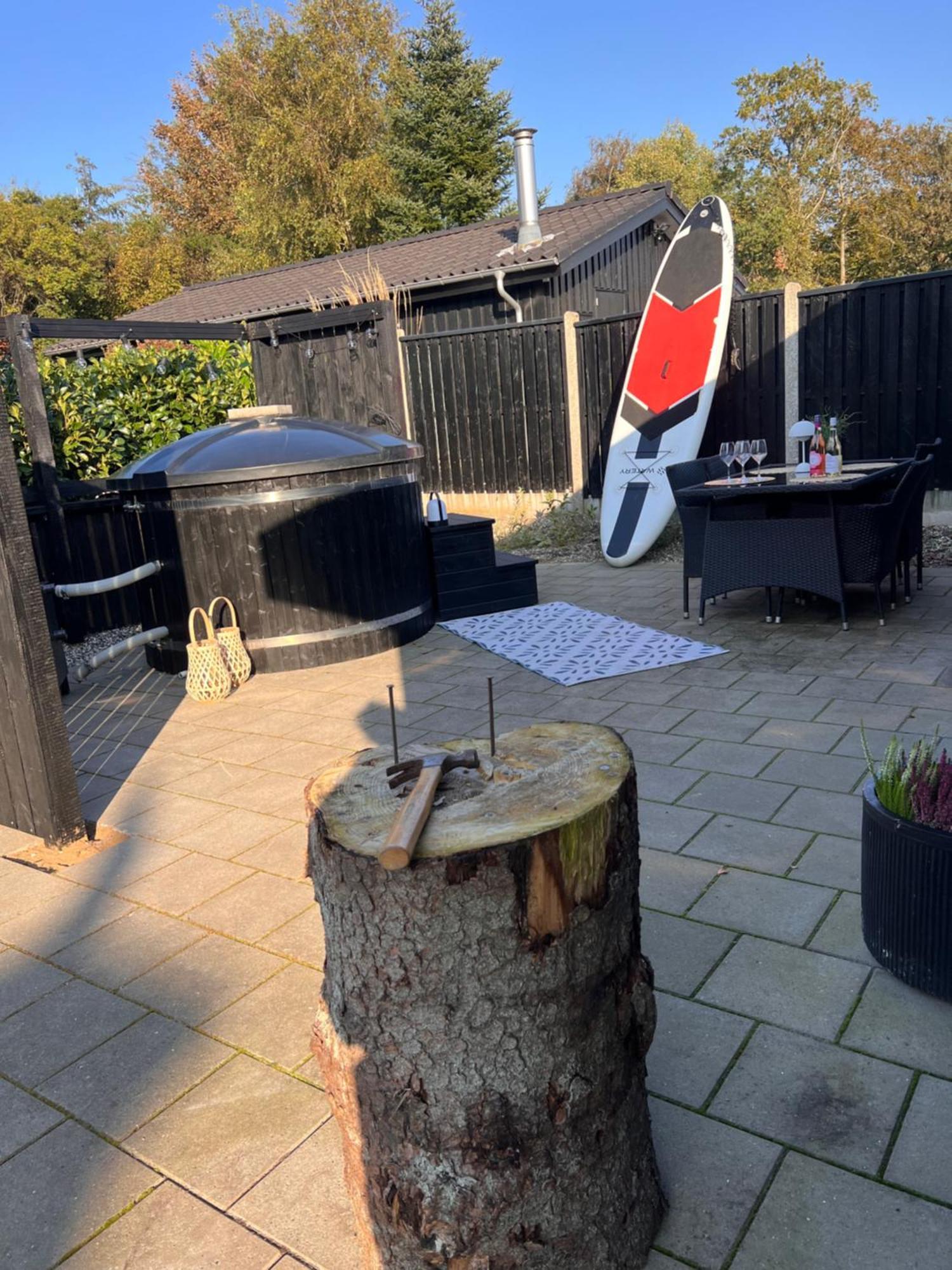 Huset Ved Soen Taet Pa Herning Og Mch Og Boxen 90 M2 Sunds Esterno foto